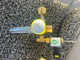 702710 Titan Controls Co2 Carbon Dioxide Regulator #2