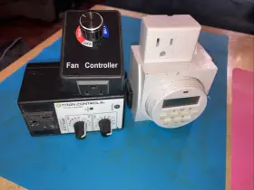 702750 Titan Controls Zephyr 2 - Day And Night Temperature Controller Heating Cooling
